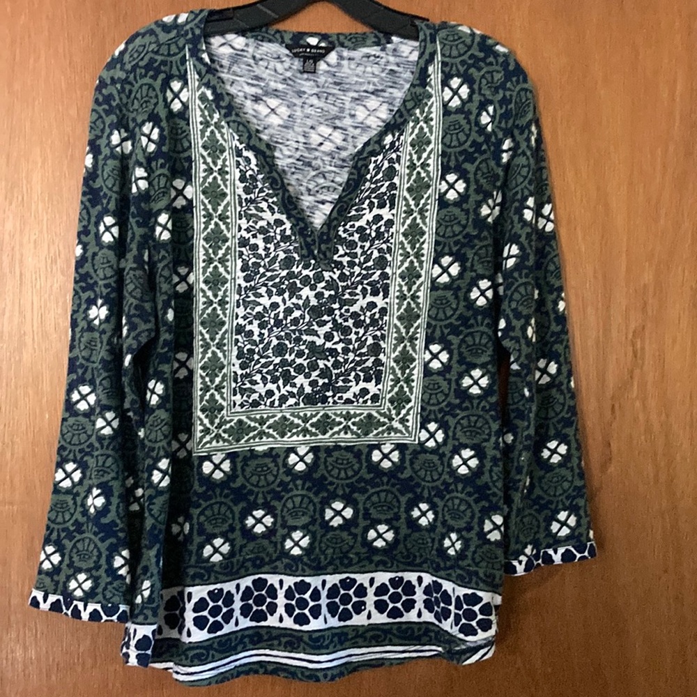 Lucky Brand V neck T shirt